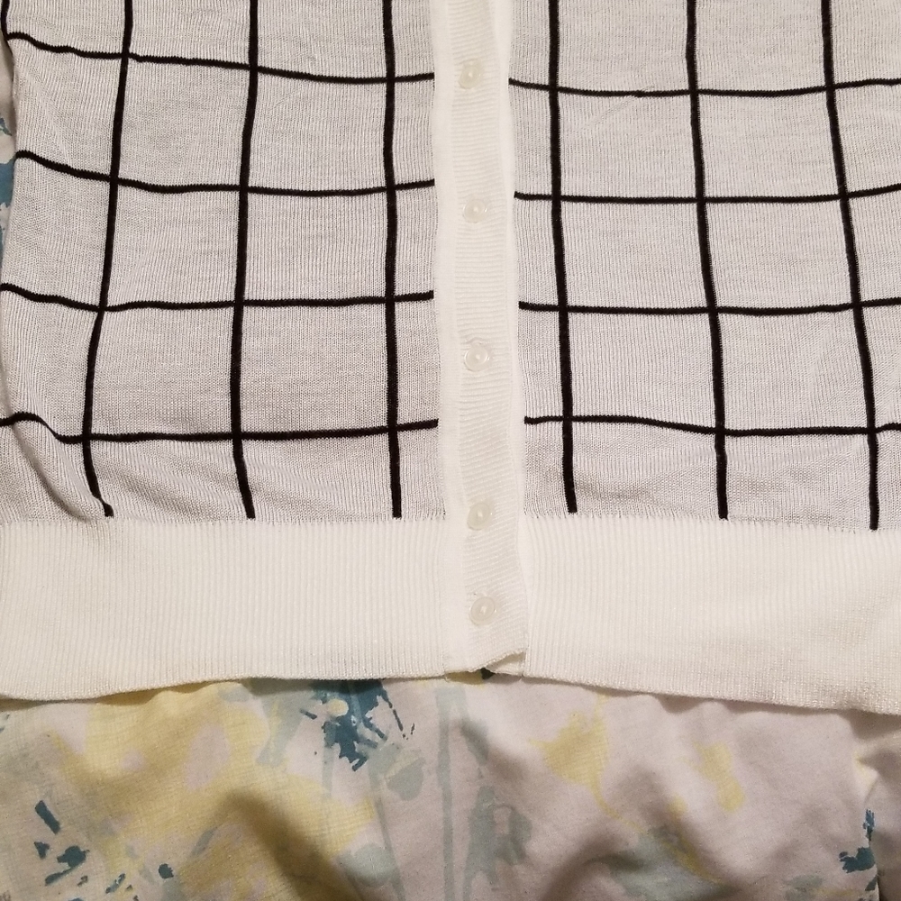 BNWT Button Sweater Cardigan - Picture 2 of 2